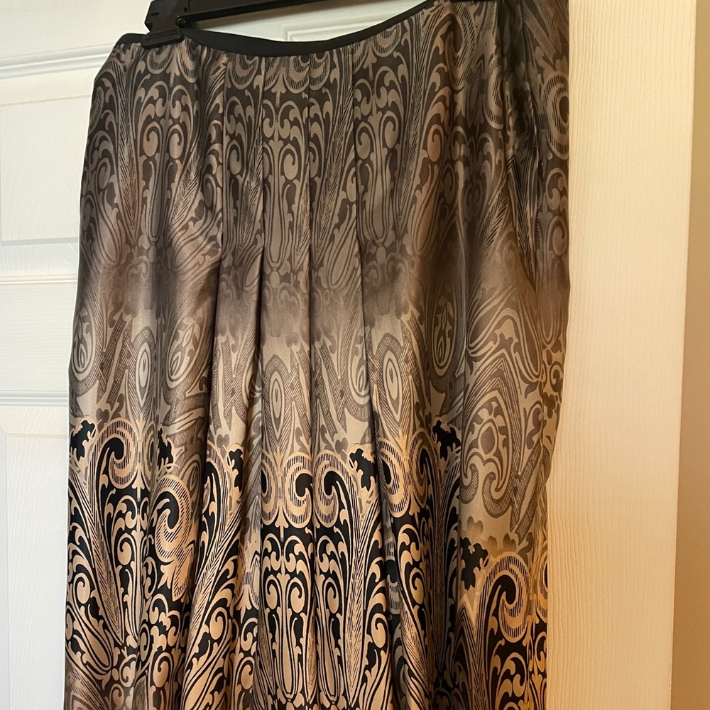 Pre owned wore once beautiful skirt